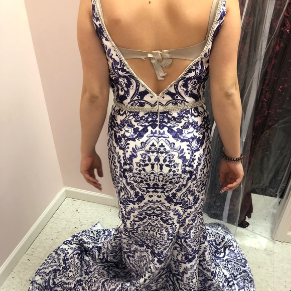 PROM DRESS - Picture 5 of 5